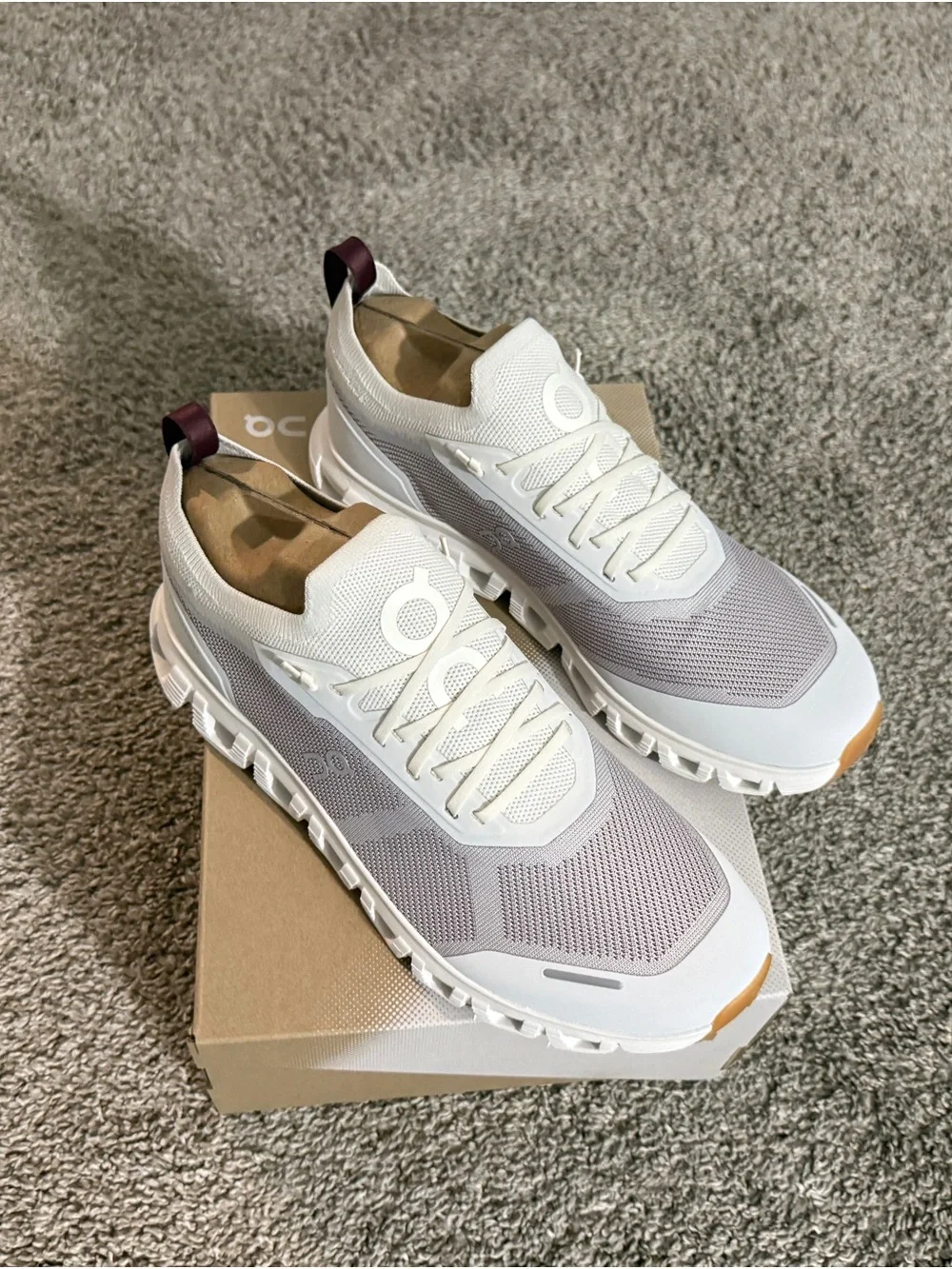 NIN On Cloud 6 Versa Sneakers ice maroon